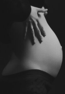 Nodule thyroïdien pendant la grossesse : bilan, surveillance et prise en charge chirurgicale selon les recommandations SFE-AFCE-SFMN 2022